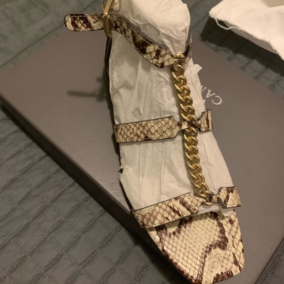 Vince Camuto flat sandals - Picture 4 of 6